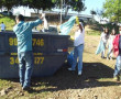 Vereador Carlos Eduardo  ( Dudu do samba ) fazendo sua parte ambiental juntamento com voluntários e a Ong Ação Pelo Rio Uruguai